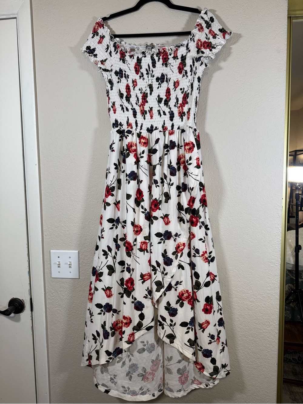 J for Justify White Floral Smocked Maxi Dress Red Navy Flowers Womens Large